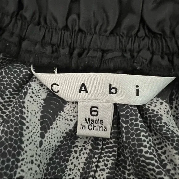 CABI Silk Dazzle Cami Blouse Style # 729 Faux Lace Tiers Size 6 Going Out Top - Picture 7 of 13